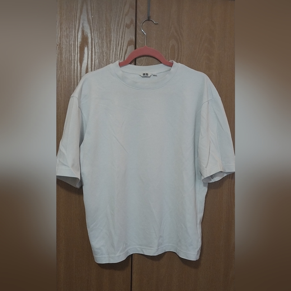 Uniqlo Men's White Short Sleeve Tee
